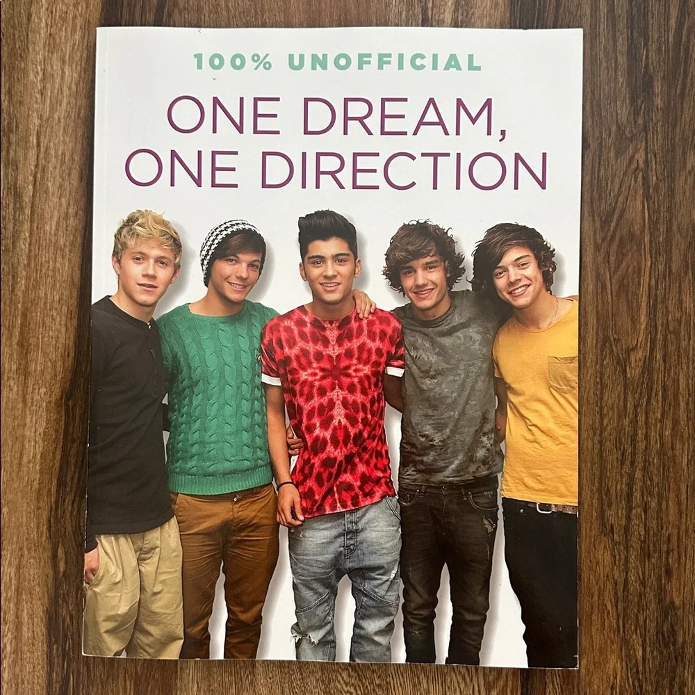 One Direction Book Bundle - Picture 3 of 9